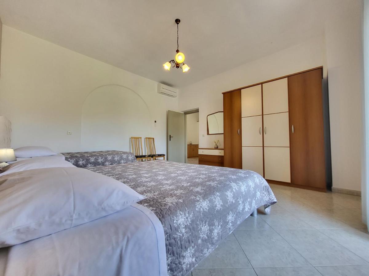 Cozy Apartment Mandula Vrsar Exterior photo